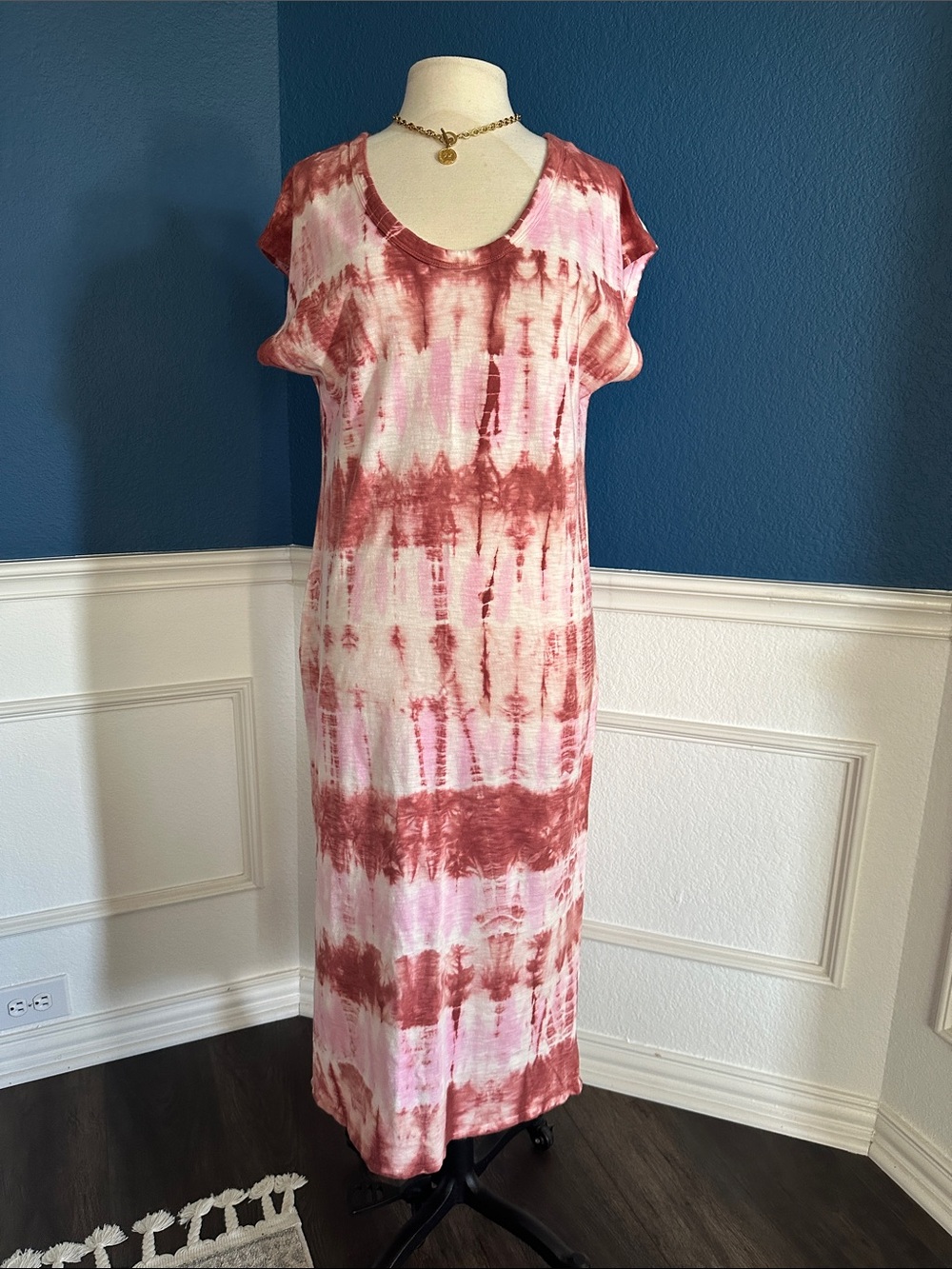 Universal Thread Pink and White Tie-Dye Short Sleeve Maxi Dress